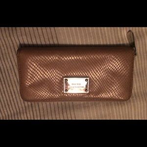 Michael Kors nude wallet